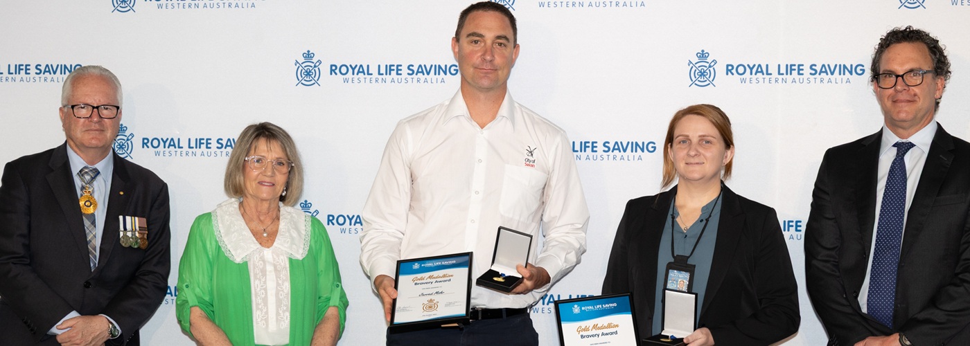 Jarrad Mohr and Constable Amy Bakker receiving their Bravery Awards