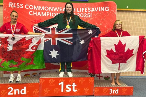 Eleanor Flowers [Gold] Development 200m Super Lifesaver
