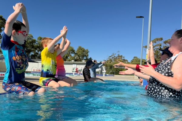 Quairading families come together for Infant Aquatics lessons | Royal ...