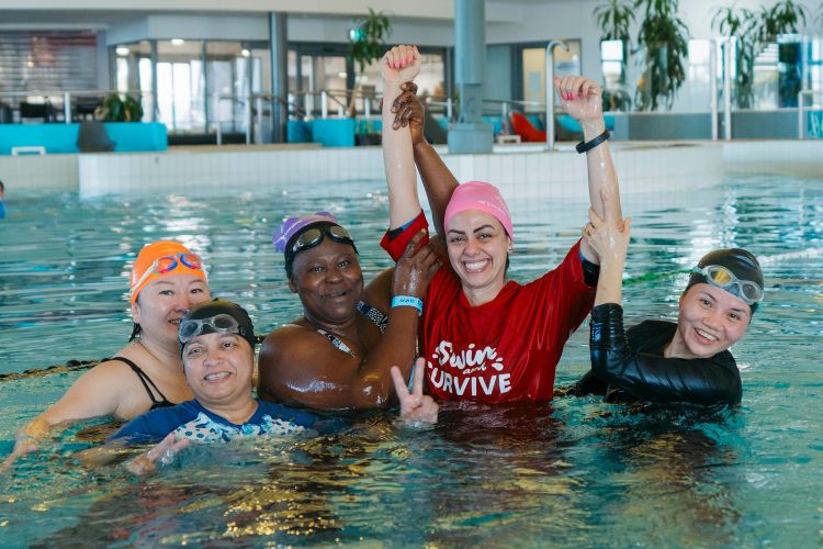 women's only swimming lesson at Goldfields Oasis